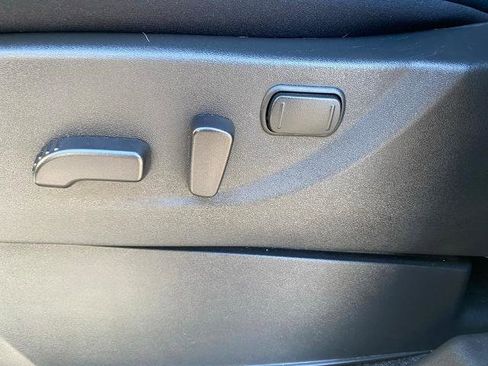 Used 2025 Nissan Frontier PRO-4X image 14