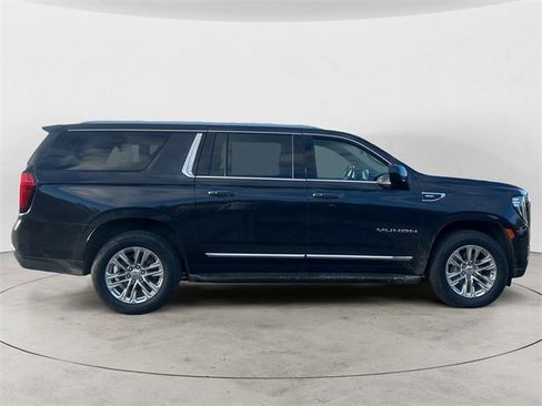 Used 2024 GMC Yukon XL SLT image 6