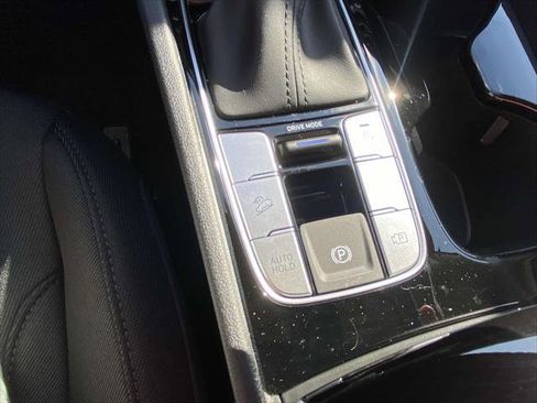 Certified 2025 Hyundai Tucson SE image 10