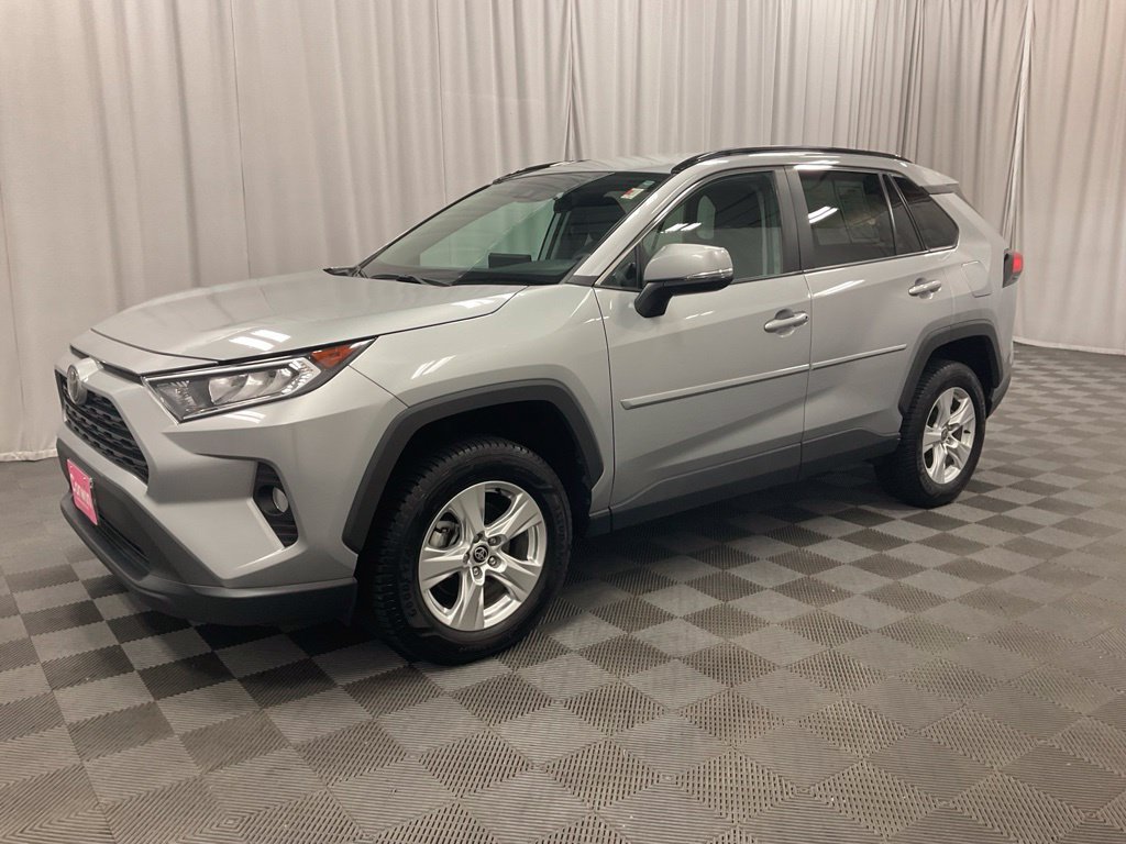 Used 2021 Toyota RAV4 XLE w/ XLE Grade Weather Package AWD/4WD image 5