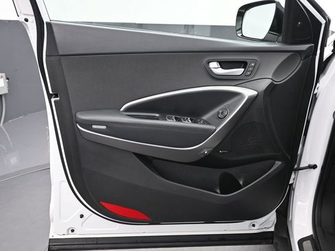 Used 2018 Hyundai Santa Fe Sport image 4