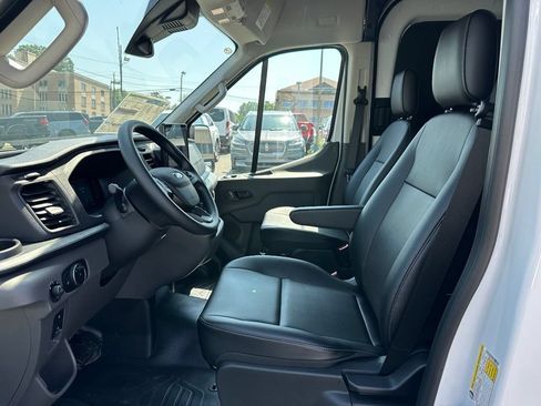 New 2026 Ford Transit 250 148 Medium Roof w/ Load Area Protection Package RWD image 11