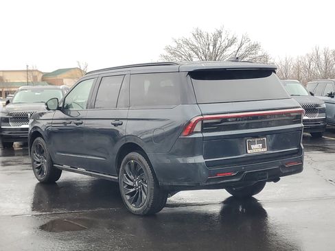 New 2026 Lincoln Navigator Reserve w/ Jet Appearance Package image 3