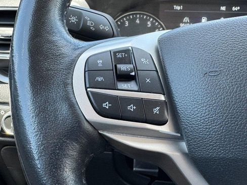 Used 2022 Ford Explorer XLT w/ Equipment Group 202A AWD/4WD image 16