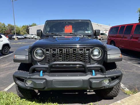 Used 2023 Jeep Wrangler Unlimited Rubicon 4xe AWD/4WD image 2