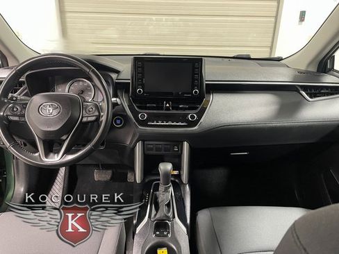 Used 2022 Toyota Corolla Cross LE image 13