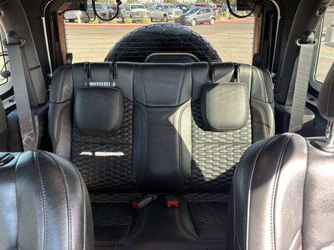 Used 2021 Jeep Wrangler Rubicon w/ Uconnect 4C Nav & Sound Group AWD/4WD image 19