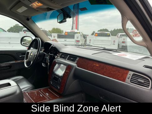 Used 2013 Chevrolet Tahoe LTZ image 28