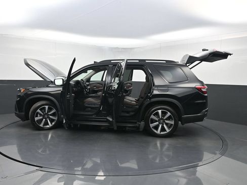Used 2024 Honda Pilot Elite image 40