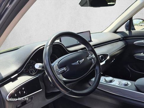 Used 2022 Genesis GV70 2.5T w/ Advanced Package AWD/4WD image 10