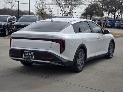 New 2025 Kia K4 LX