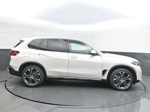 New 2026 BMW X5 sDrive40i image 8
