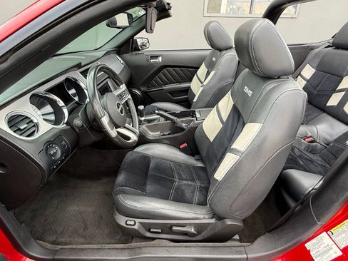 Used 2011 Ford Mustang GT Premium w/ Electronics Pkg RWD image 13