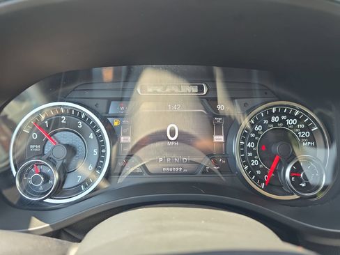 Used 2021 RAM 1500 Laramie AWD/4WD image 19