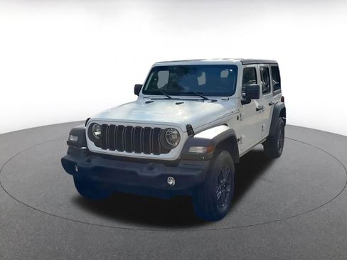 Used 2025 Jeep Wrangler Sport S image 7