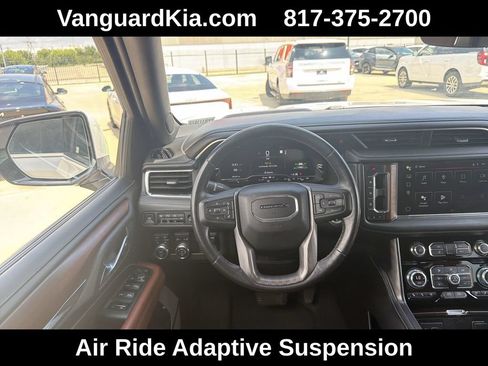 Used 2023 GMC Yukon XL Denali Ultimate AWD/4WD image 13