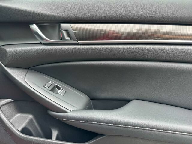 Used 2018 Honda Accord Sport image 18