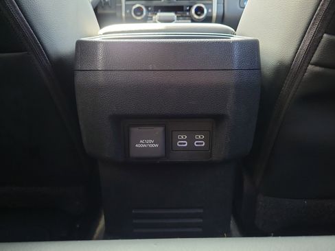 Used 2025 Toyota Tacoma Limited image 11