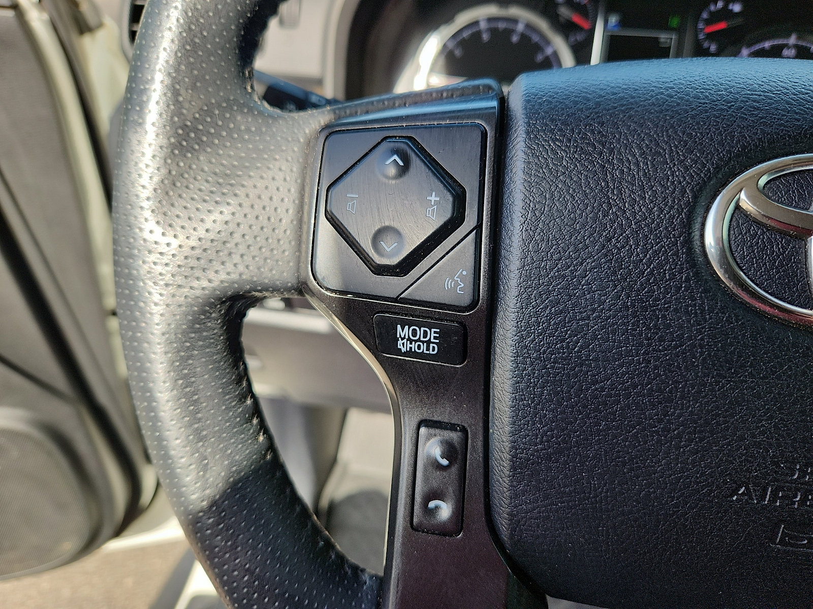 Used 2021 Toyota 4Runner TRD Off-Road Premium w/ Moonroof Package AWD/4WD image 15