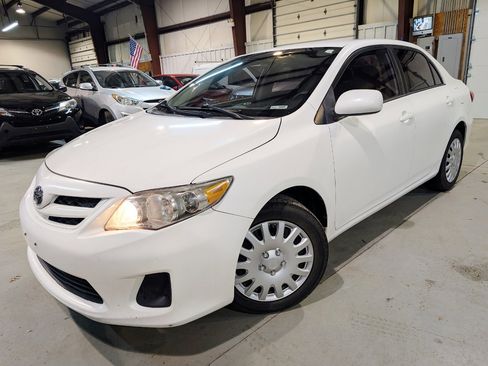 Used 2012 Toyota Corolla LE image 1