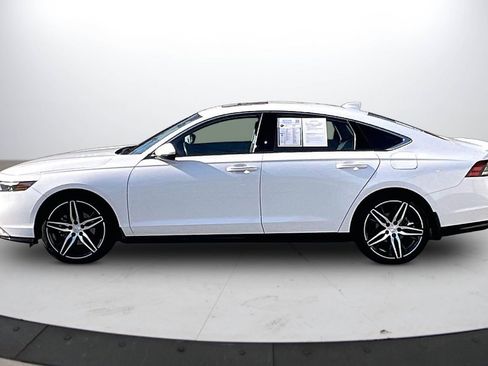 Used 2024 Honda Accord Touring image 6