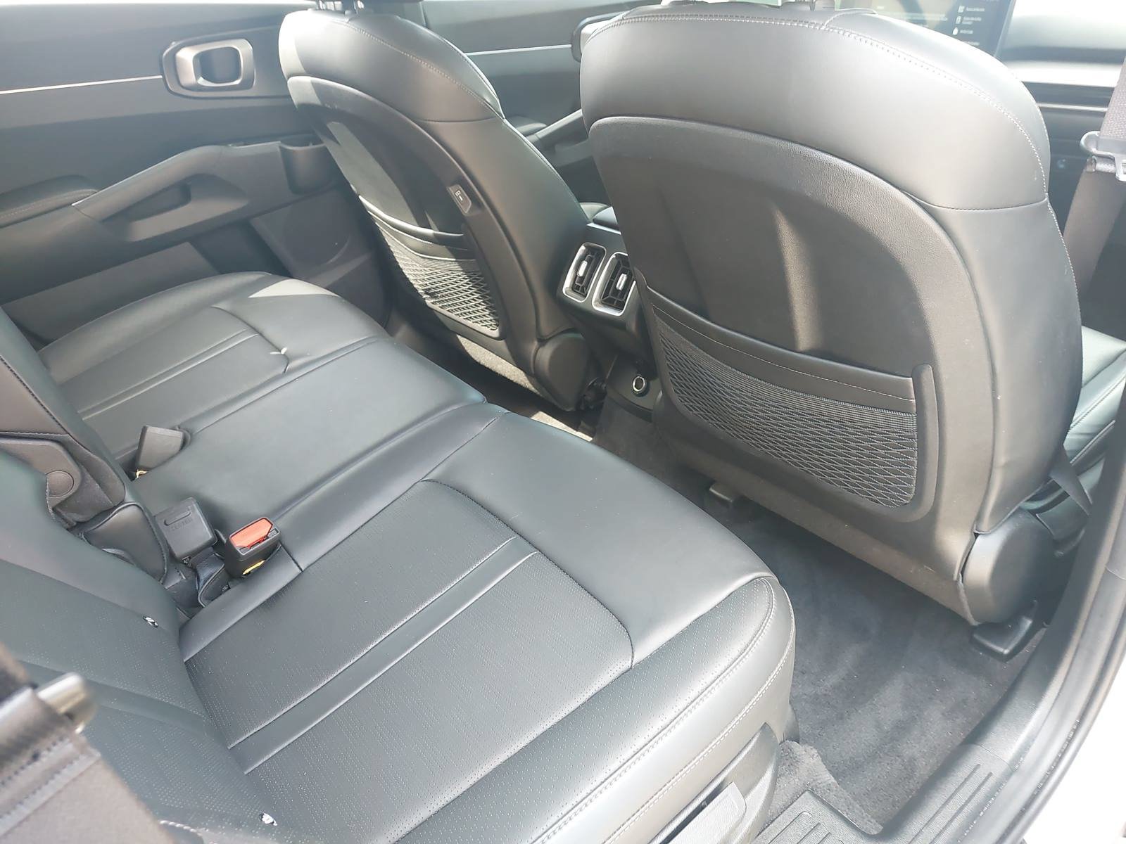Used 2024 Kia Sorento S w/ Panoramic Sunroof Package FWD image 11