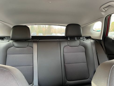 Used 2025 Chevrolet Trax LT image 36