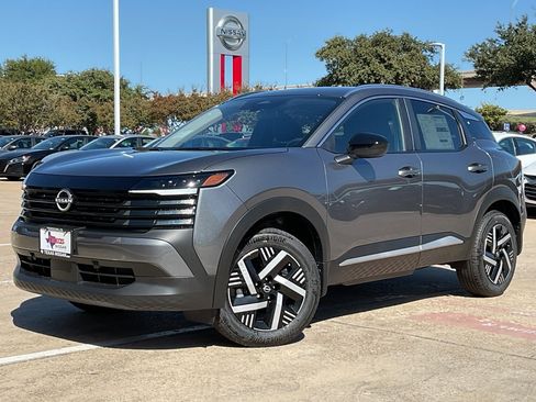 New 2026 Nissan Kicks SV image 2