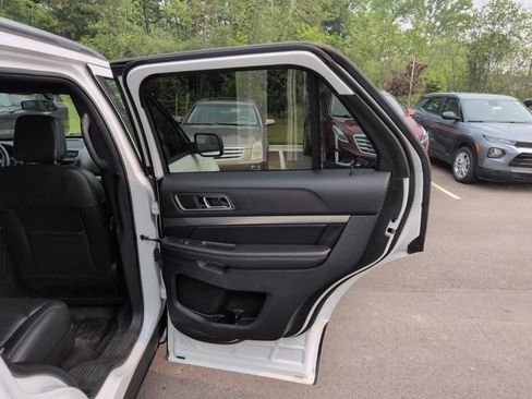 Certified 2018 Ford Explorer XLT w/ Equipment Group 202A AWD/4WD image 16