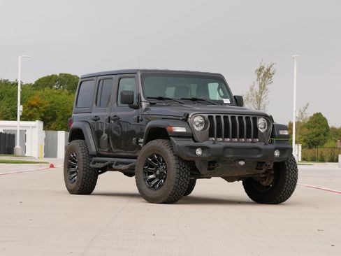 Used 2021 Jeep Wrangler Unlimited Sport AWD/4WD image 2