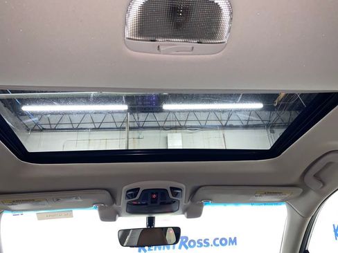 Used 2021 Subaru Outback Touring w/ Popular Package #2 image 26