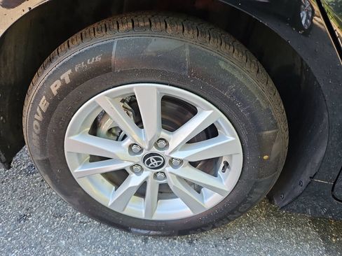 Used 2025 Toyota Camry LE FWD image 31