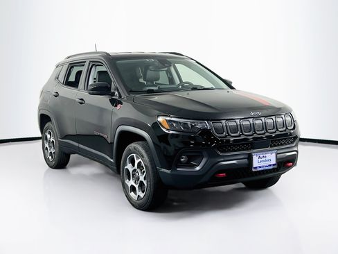 Used 2022 Jeep Compass Trailhawk AWD/4WD image 3