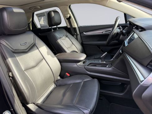 Used 2018 Cadillac XT5 Premium Luxury image 19