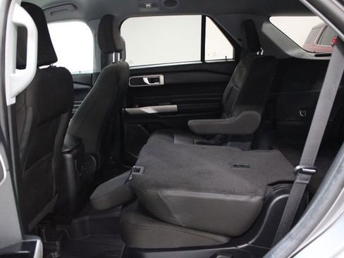 Used 2023 Ford Explorer XLT image 39
