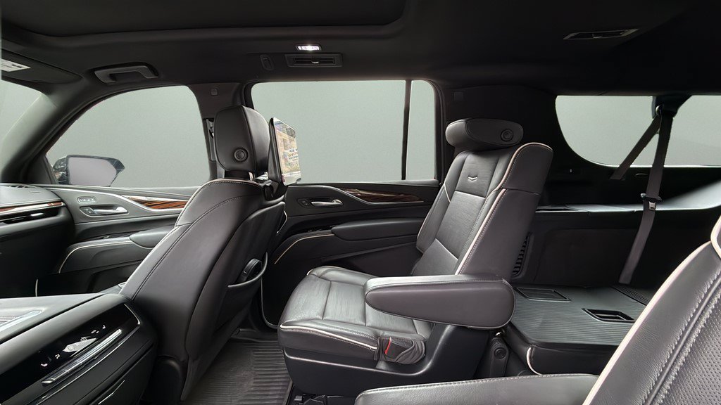 Certified 2024 Cadillac Escalade ESV Premium Luxury w/ LPO, Floor Liner Package AWD/4WD image 11