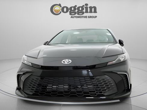 New 2026 Toyota Camry SE image 30