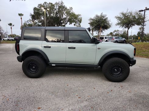 Used 2023 Ford Bronco Wildtrak image 6