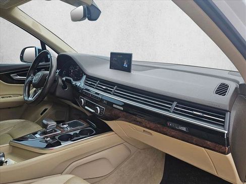 Used 2019 Audi Q7 3.0T Prestige w/ Prestige Package image 17