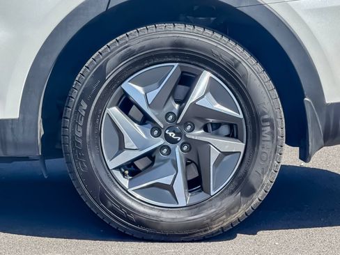 Used 2022 Kia Sorento S FWD image 40