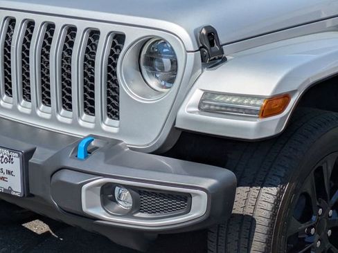 Used 2023 Jeep Wrangler Unlimited Sahara w/ Cold Weather Group AWD/4WD image 9