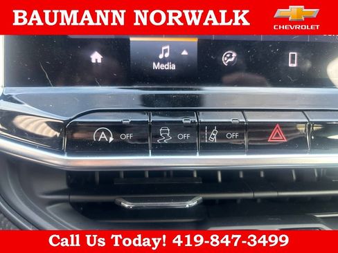 Used 2026 Jeep Compass Latitude w/ Sun and Sound Group AWD/4WD image 34