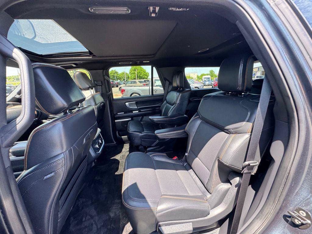Used 2025 Ford Expedition Tremor AWD/4WD image 14
