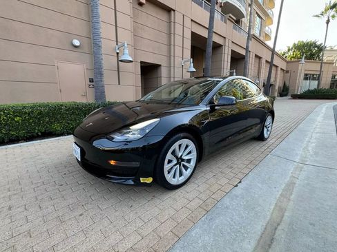 Used 2021 Tesla Model 3 Standard Range Plus image 5