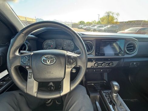 Used 2017 Toyota Tacoma TRD Off-Road w/ Tow Package image 23