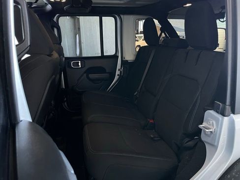 Used 2023 Jeep Wrangler Unlimited Rubicon 4xe image 14