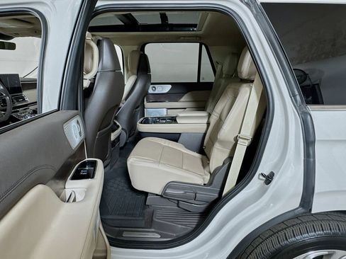 Used 2023 Lincoln Navigator Reserve AWD/4WD image 24