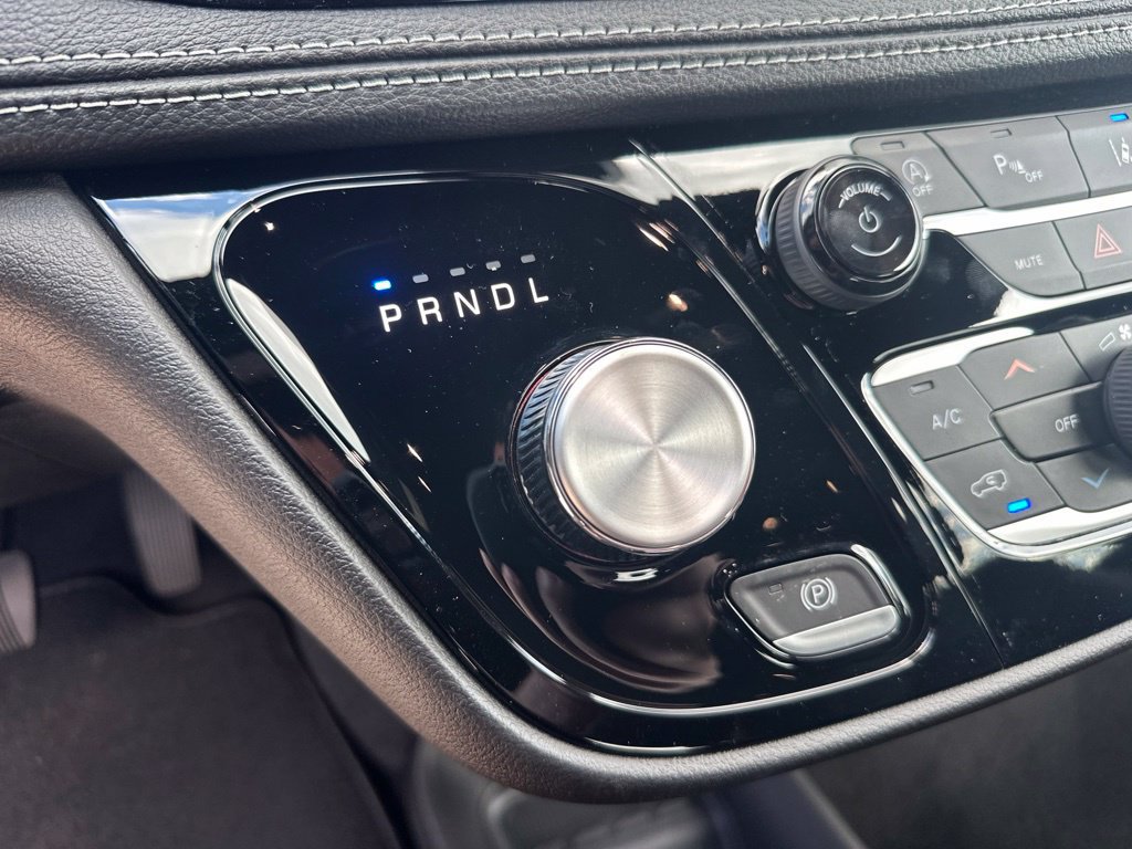 New 2027 Chrysler Pacifica Select AWD/4WD image 29