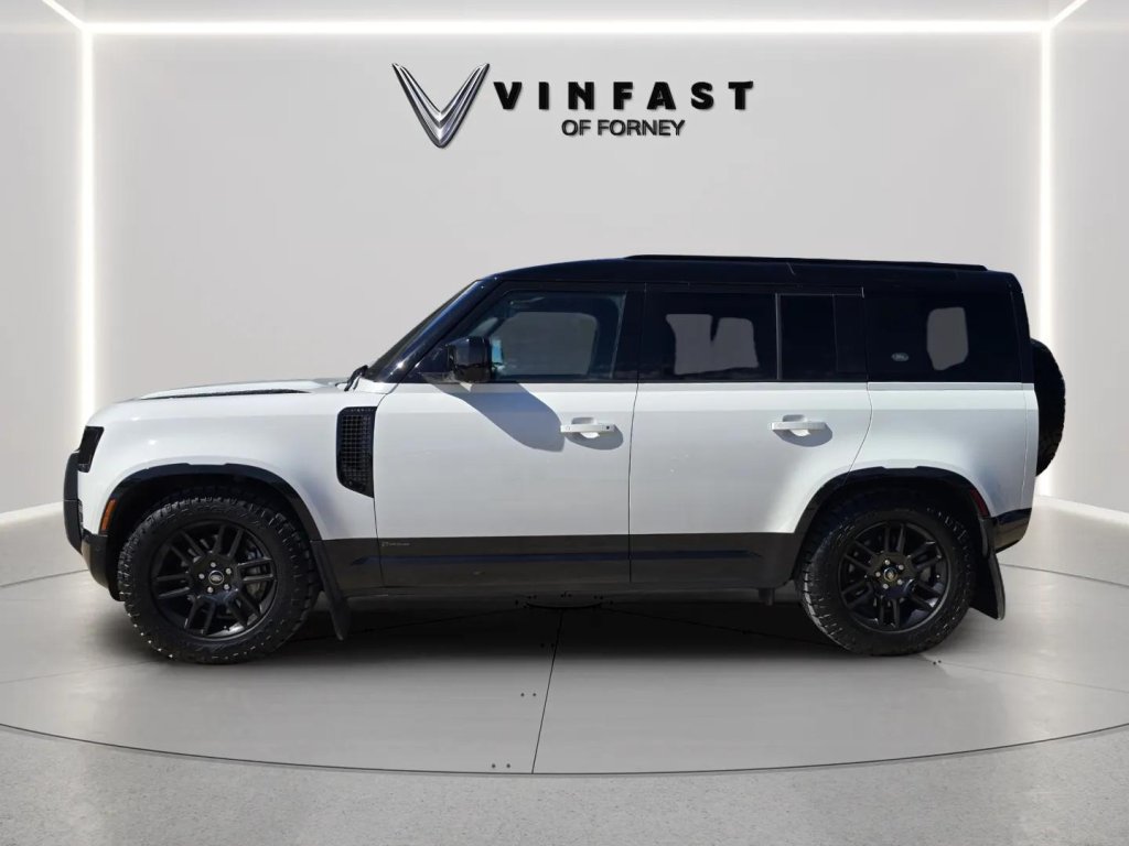 Used 2021 Land Rover Defender 110 X-Dynamic SE AWD/4WD image 2