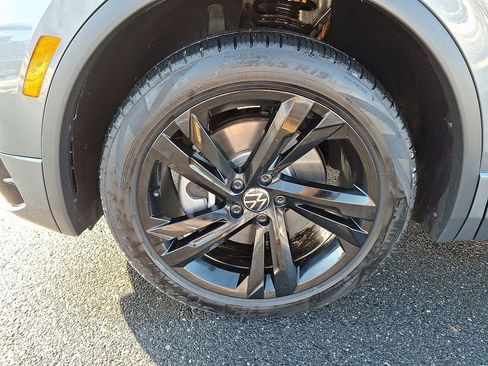 Used 2024 Volkswagen Tiguan SE R-Line image 8